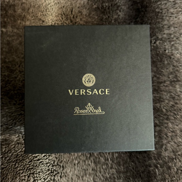 Versace Snow Globe - Picture 6 of 7